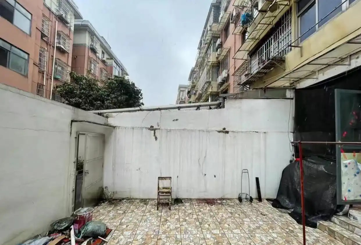 36 tuổi vẫn không kết hôn, người phụ nữ cải tạo đống đổ nát thành nhà đẹp như mộng: 36 tuổi vẫn không kết hôn, người phụ nữ cải tạo đống đổ nát thành nhà đẹp như mộng: