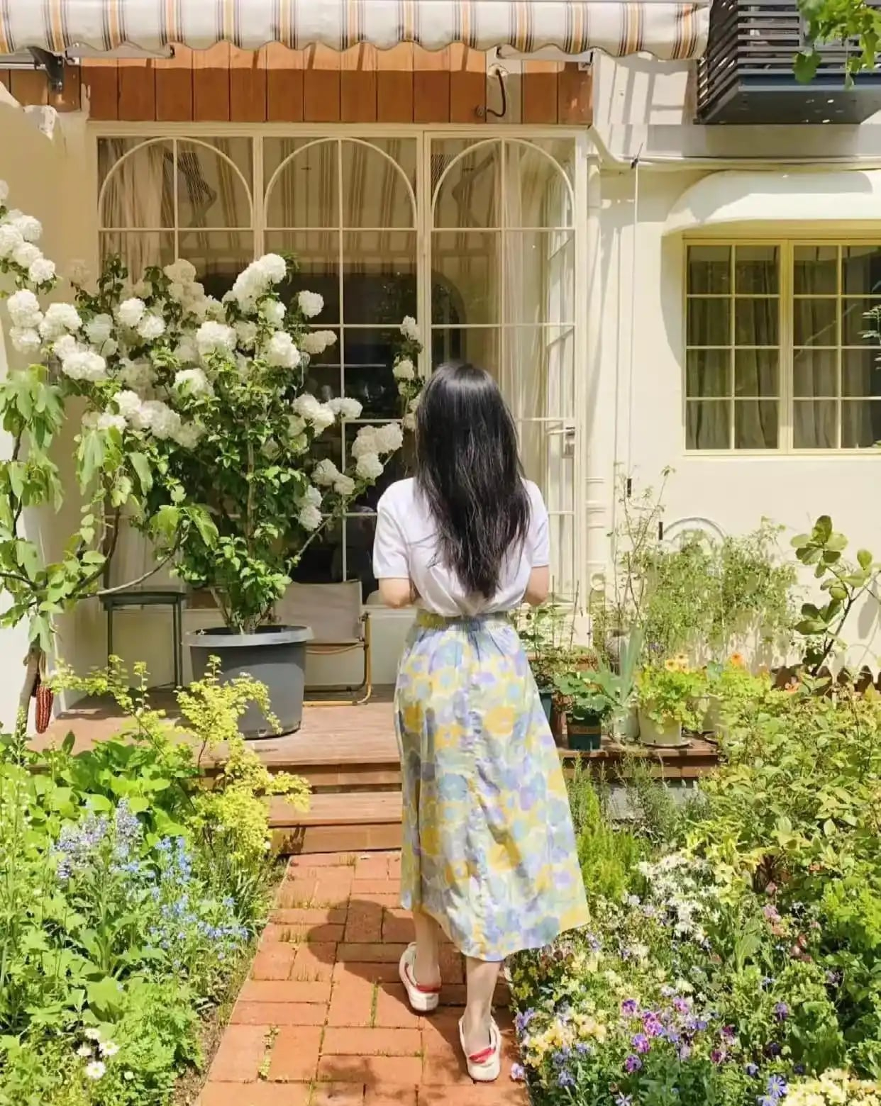 36 tuổi vẫn không kết hôn, người phụ nữ cải tạo đống đổ nát thành nhà đẹp như mộng: 36 tuổi vẫn không kết hôn, người phụ nữ cải tạo đống đổ nát thành nhà đẹp như mộng: