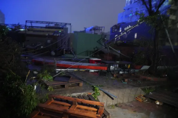 Cảnh tượng đau lòng khi bão số 13 đi qua- Ảnh 9.