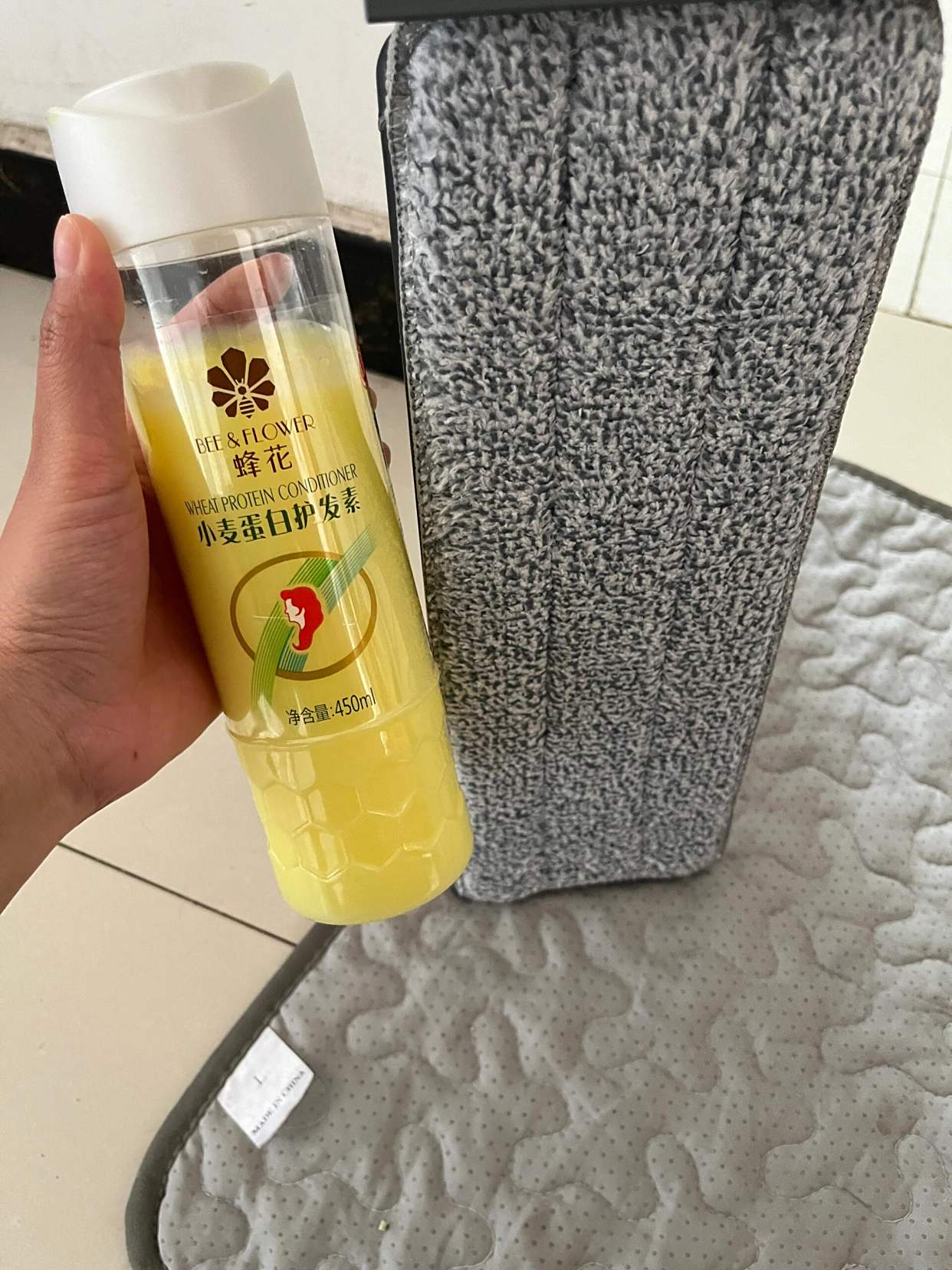 Lau nhà bằng nước là vô nghĩa: Thêm 1 thứ này vào, sàn sáng như gương suốt cả tuần!- Ảnh 2. Lau nhà bằng nước là vô nghĩa: Thêm 1 thứ này vào, sàn sáng như gương suốt cả tuần!- Ảnh 2.