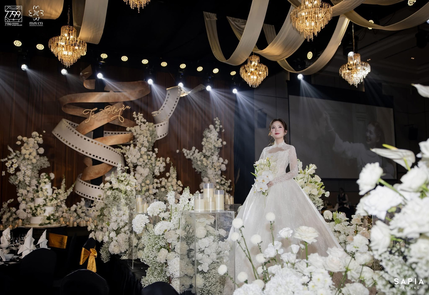 Ngọc Huyền liên tục khóc trong đám cưới với Đình Tú- Ảnh 4.