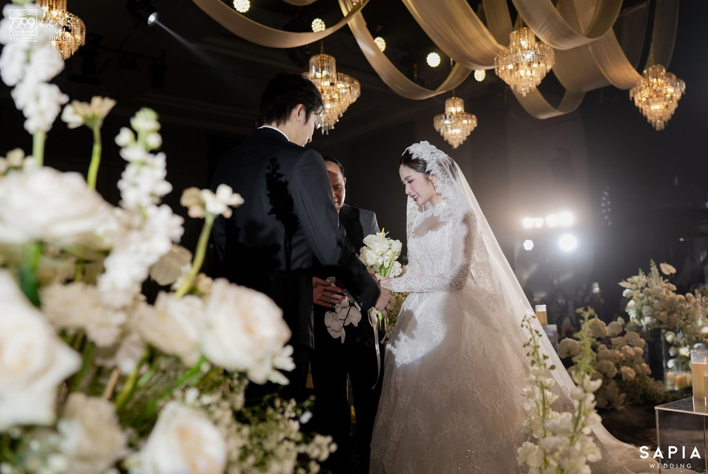 Ngọc Huyền liên tục khóc trong đám cưới với Đình Tú- Ảnh 8.