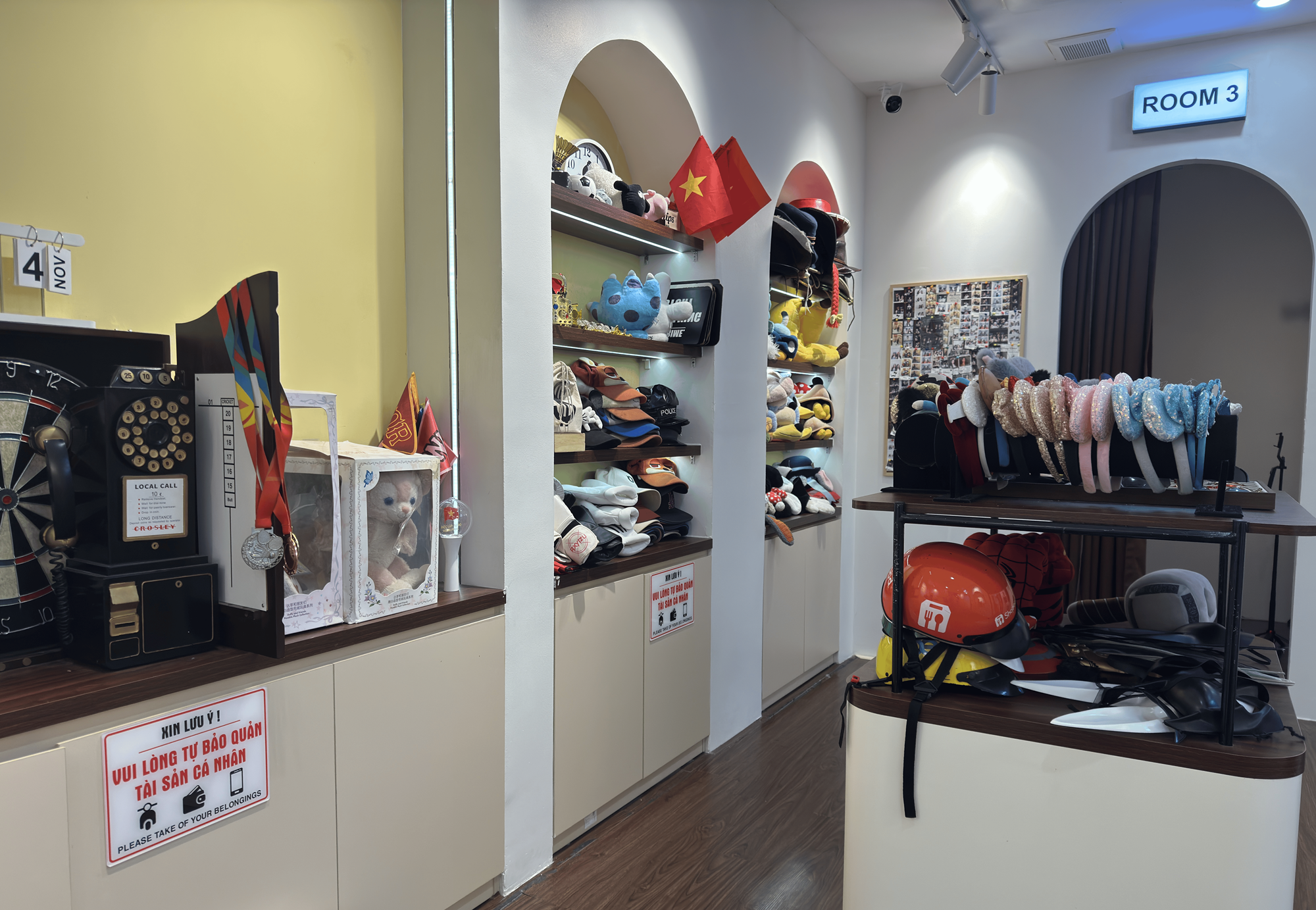 Bên trong tiệm photobooth Hà Nội bị quay lén rúng động: Chủ quán tháo camera khi nào?- Ảnh 2. Bên trong tiệm photobooth Hà Nội bị quay lén rúng động: Chủ quán tháo camera khi nào?- Ảnh 2.