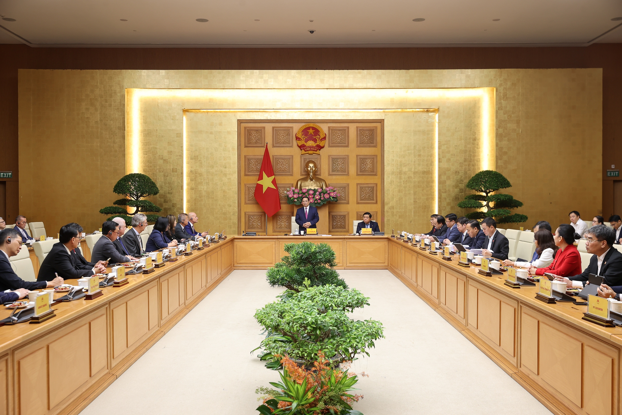 Thủ tướng Phạm Minh Chính: Việt Nam phấn đấu có nhà máy chip bán dẫn đầu tiên vào năm 2026- Ảnh 2.