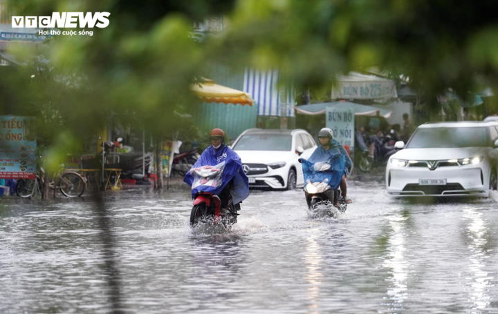 Chuyên gia: Bão Fung-wong khả năng vào Biển Đông đầu tuần tới- Ảnh 1.