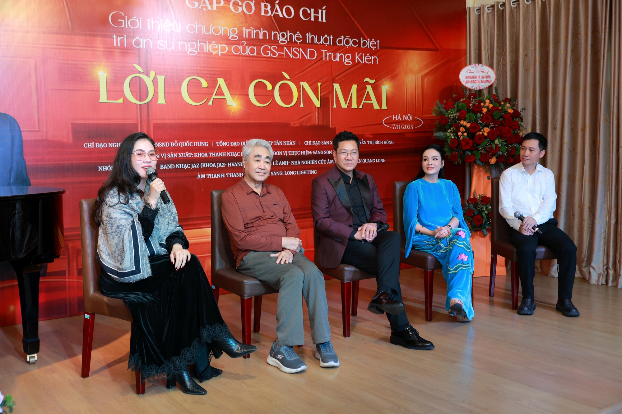 NSND Quang Thọ, NSƯT Tân Nhàn cùng loạt nghệ sĩ gạo cội cùng quy tụ trong một sự kiện đặc biệt của Nhạc viện- Ảnh 1. NSND Quang Thọ, NSƯT Tân Nhàn cùng loạt nghệ sĩ gạo cội cùng quy tụ trong một sự kiện đặc biệt của Nhạc viện- Ảnh 1.