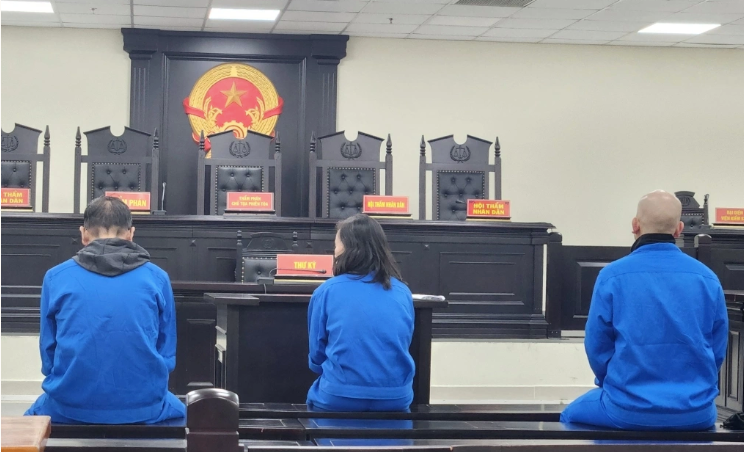 Trả hồ sơ để làm rõ tình tiết mới vụ cán bộ TAND Tối cao lừa đảo 25 tỷ đồng- Ảnh 1.