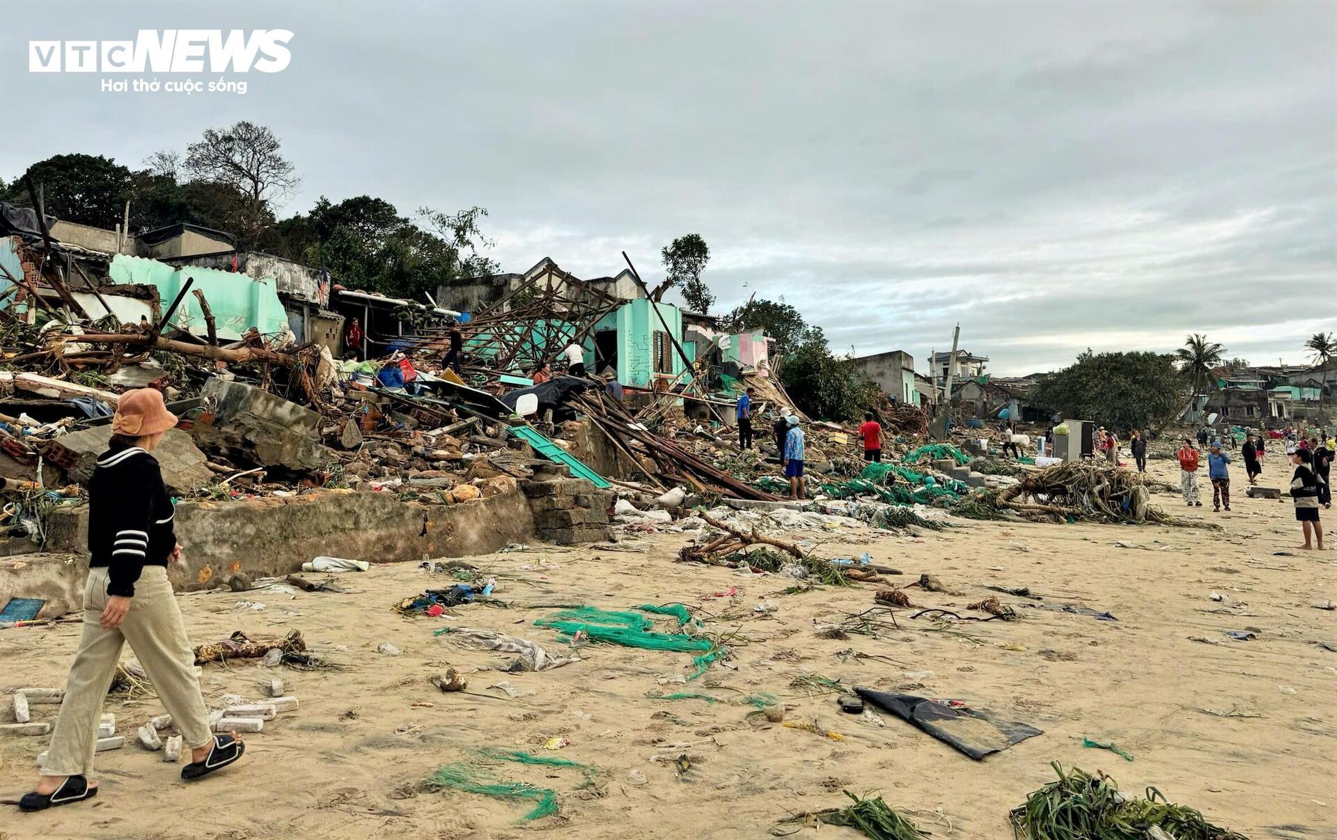 Sáng nay, Quy Nhơn thức dậy trong hoang tàn- Ảnh 3.