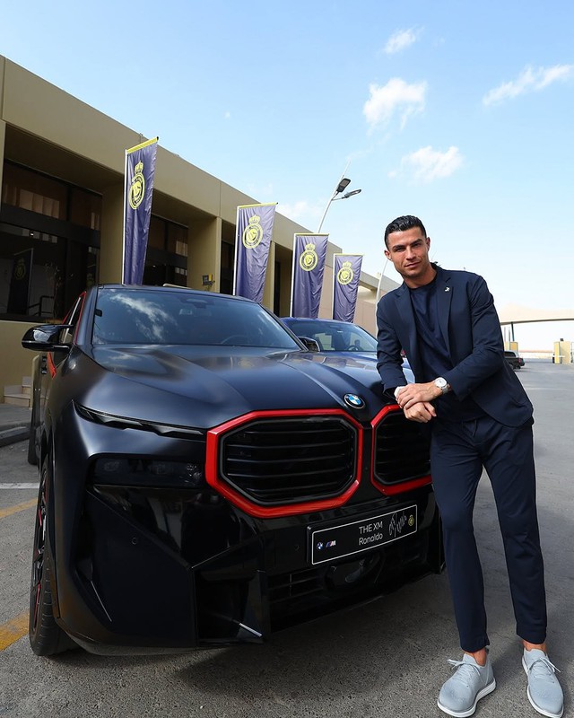Tin được không: Ronaldo không nhớ nổi mình có bao nhiêu chiếc xe trong BST siêu xe 700 tỷ đáng gờm nhất thế giới- Ảnh 8.
