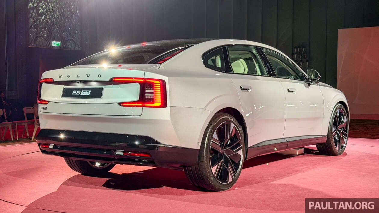 Volvo ES90 lộ diện gần Việt Nam: Sedan điện mạnh 680 mã lực, chạy 700km/sạc, ra mắt đầu năm sau- Ảnh 4. Volvo ES90 lộ diện gần Việt Nam: Sedan điện mạnh 680 mã lực, chạy 700km/sạc, ra mắt đầu năm sau- Ảnh 4.