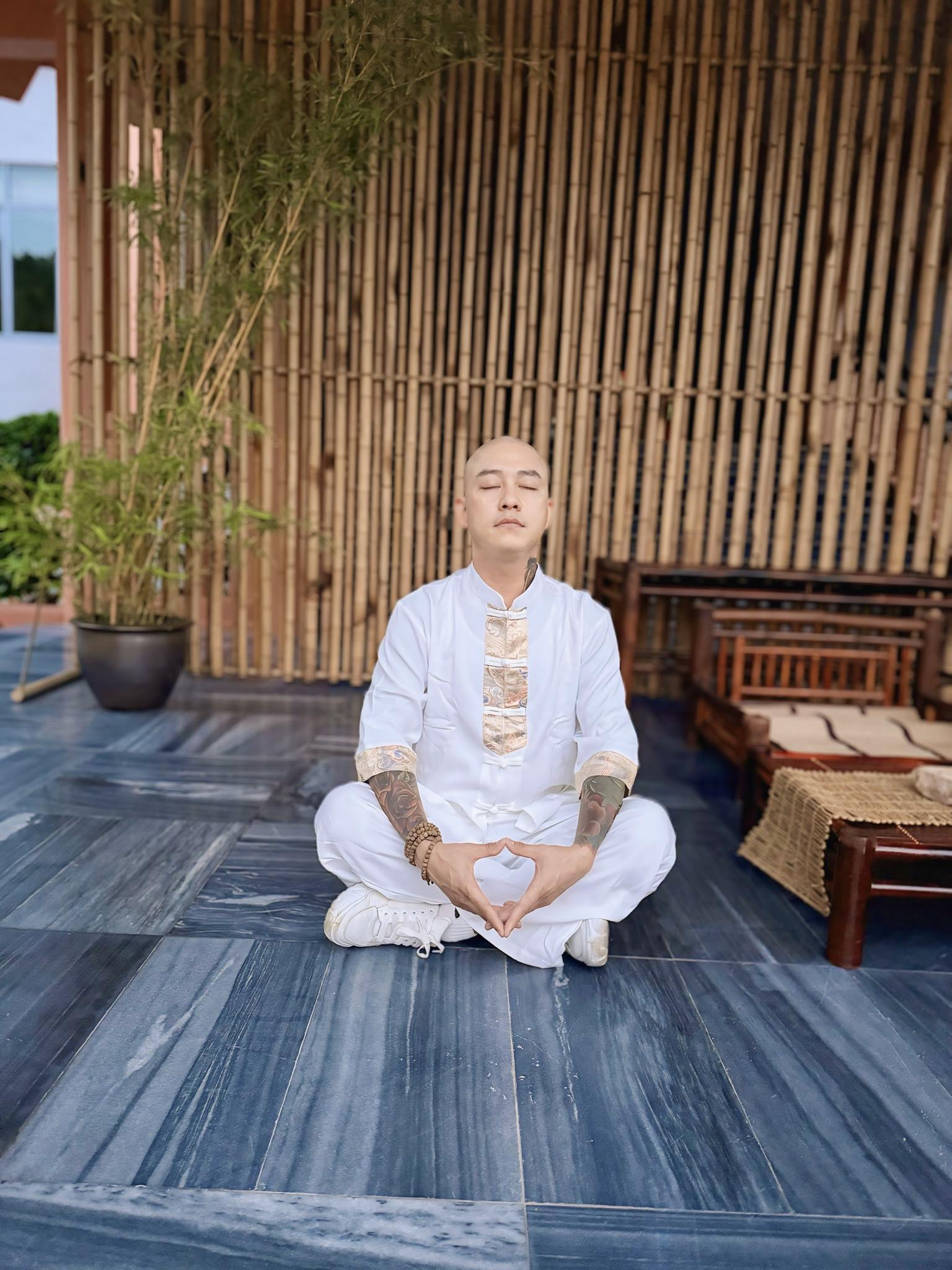 Chuyện gì đang xảy ra với Tuấn Hưng?- Ảnh 1. Chuyện gì đang xảy ra với Tuấn Hưng?- Ảnh 1.