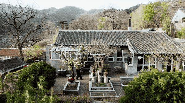 Người đàn ông xây biệt thự dưới chân Vạn Lý Trường Thành, hồi sinh cả 1 ngôi làng: 1,4 tỷ dân Trung phải nể!- Ảnh 15. Người đàn ông xây biệt thự dưới chân Vạn Lý Trường Thành, hồi sinh cả 1 ngôi làng: 1,4 tỷ dân Trung phải nể!- Ảnh 15.