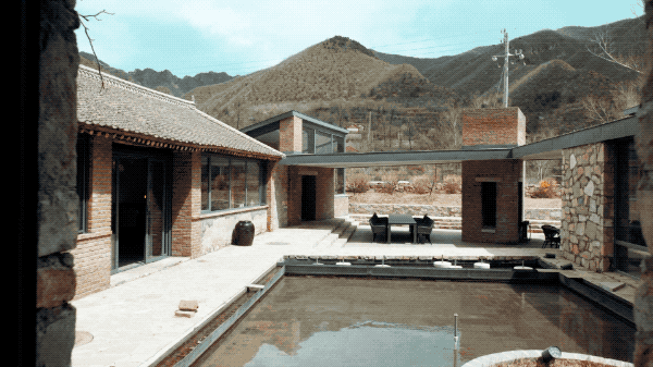 Người đàn ông xây biệt thự dưới chân Vạn Lý Trường Thành, hồi sinh cả 1 ngôi làng: 1,4 tỷ dân Trung phải nể!- Ảnh 7. Người đàn ông xây biệt thự dưới chân Vạn Lý Trường Thành, hồi sinh cả 1 ngôi làng: 1,4 tỷ dân Trung phải nể!- Ảnh 7.