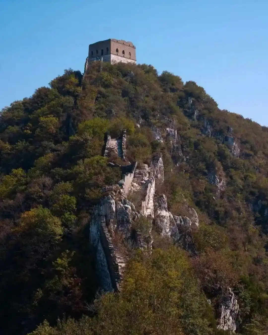 Người đàn ông xây biệt thự dưới chân Vạn Lý Trường Thành, hồi sinh cả 1 ngôi làng: 1,4 tỷ dân Trung phải nể!- Ảnh 4. Người đàn ông xây biệt thự dưới chân Vạn Lý Trường Thành, hồi sinh cả 1 ngôi làng: 1,4 tỷ dân Trung phải nể!- Ảnh 4.