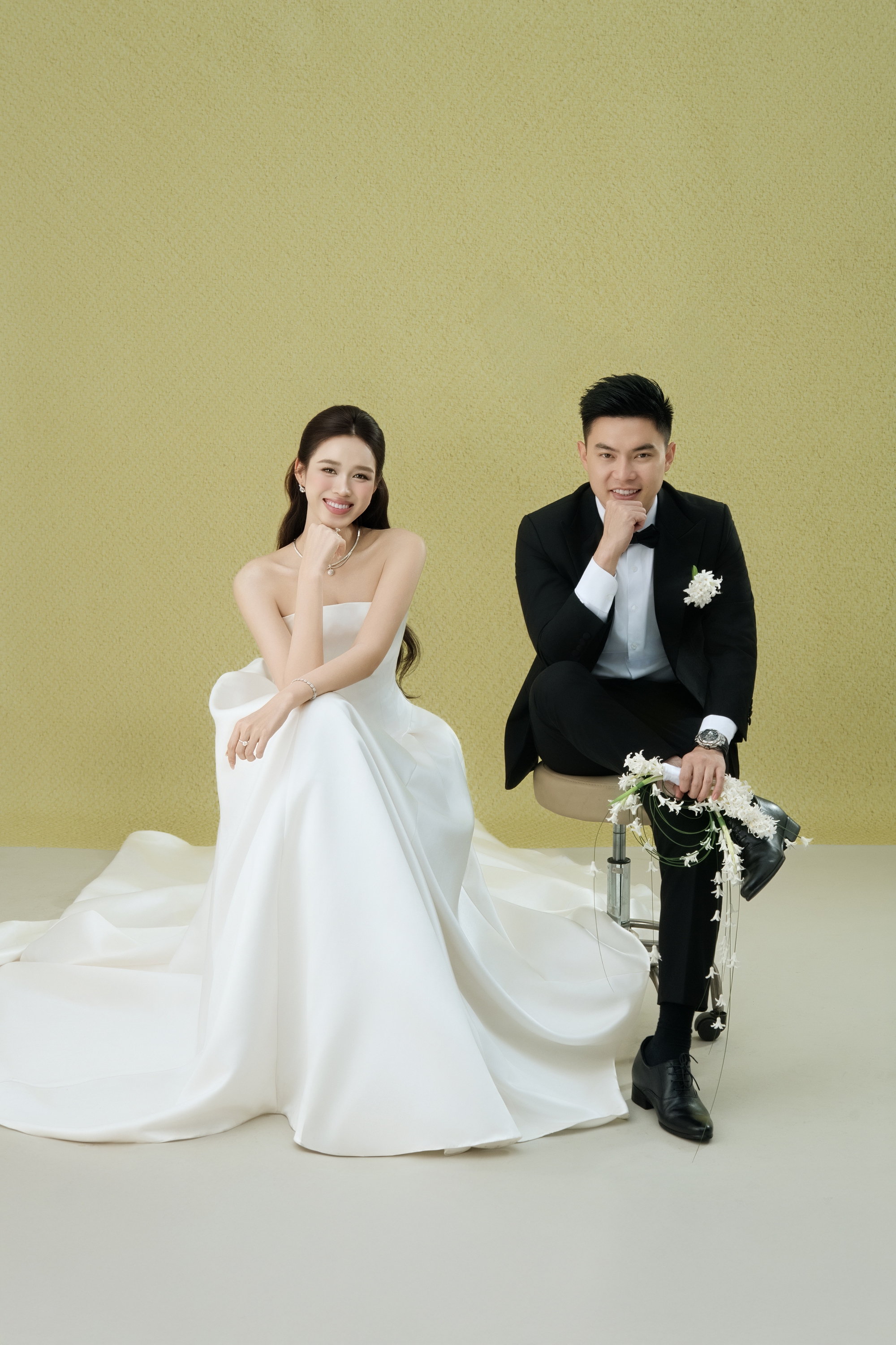 1 ngày trước đám cưới Đỗ Hà và thiếu gia: Lộ full 4 bộ ảnh cưới 