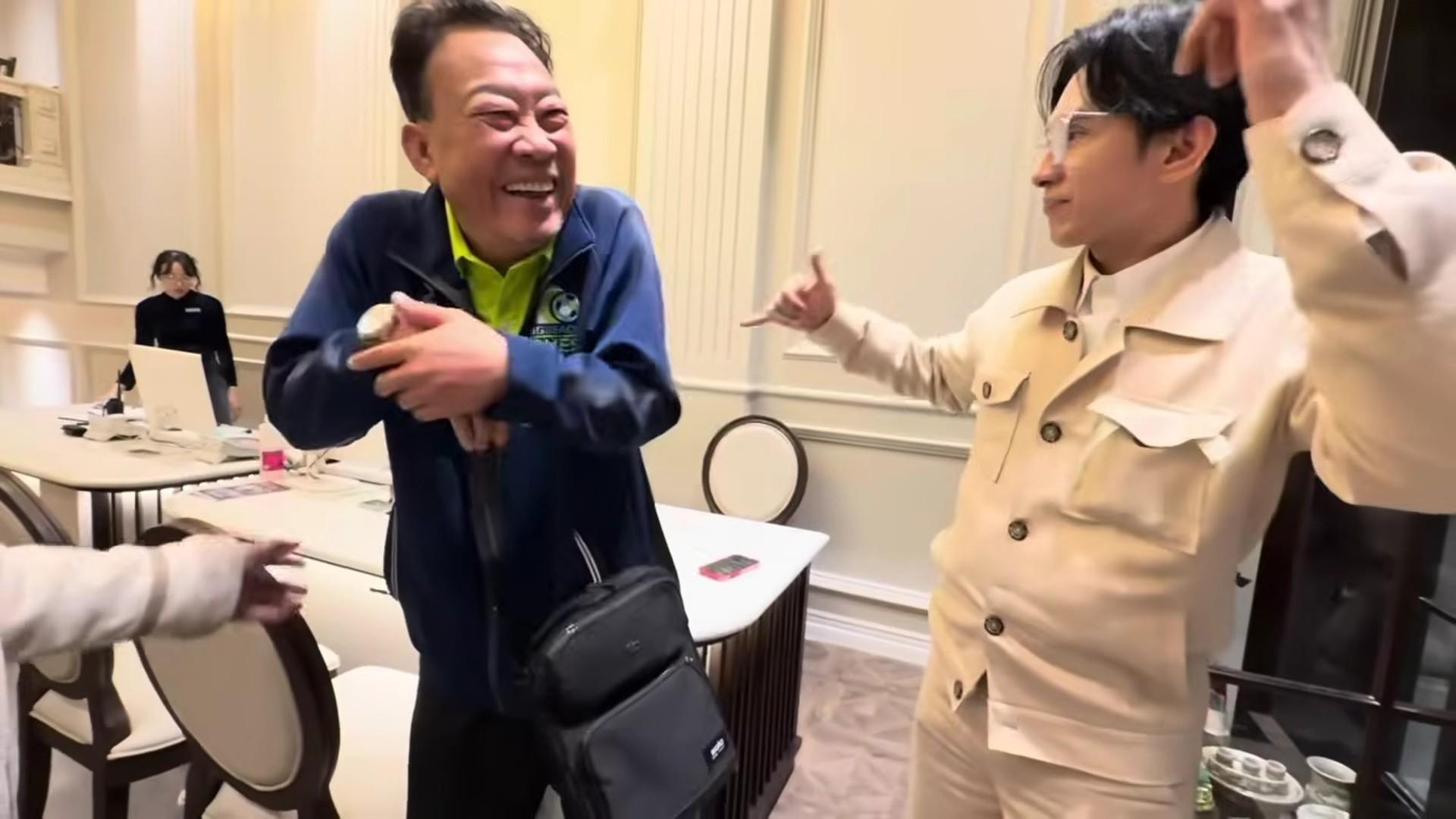 Nam nhạc sĩ từ Mỹ về, khiến Đan Trường và ông bầu phải ra tận nơi chào- Ảnh 3.