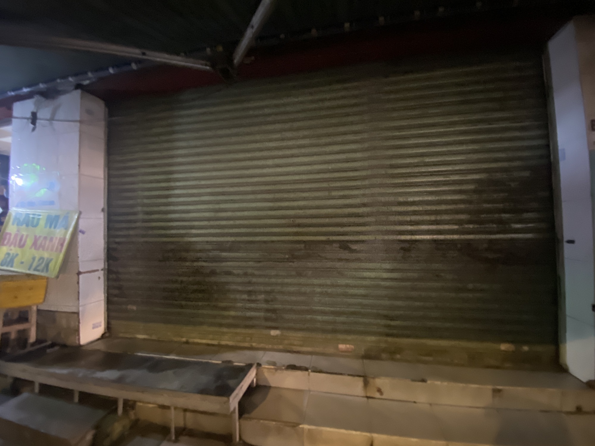 Cửa hàng bánh mì nổi tiếng ở TP.HCM ra sao sau vụ 51 người bị ngộ độc?- Ảnh 4. Cửa hàng bánh mì nổi tiếng ở TP.HCM ra sao sau vụ 51 người bị ngộ độc?- Ảnh 4.