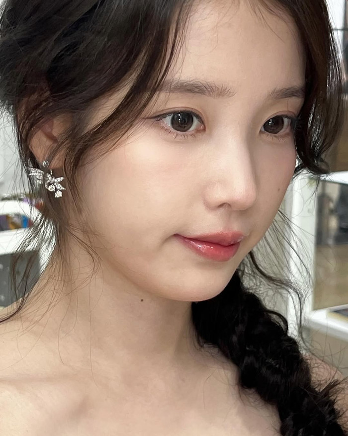 Loại nước "kem dưỡng ẩm tự nhiên" có giá rẻ bèo giúp IU xứng danh mỹ nhân "da không tuổi", mặt mộc vẫn căng mọng collagen- Ảnh 5.