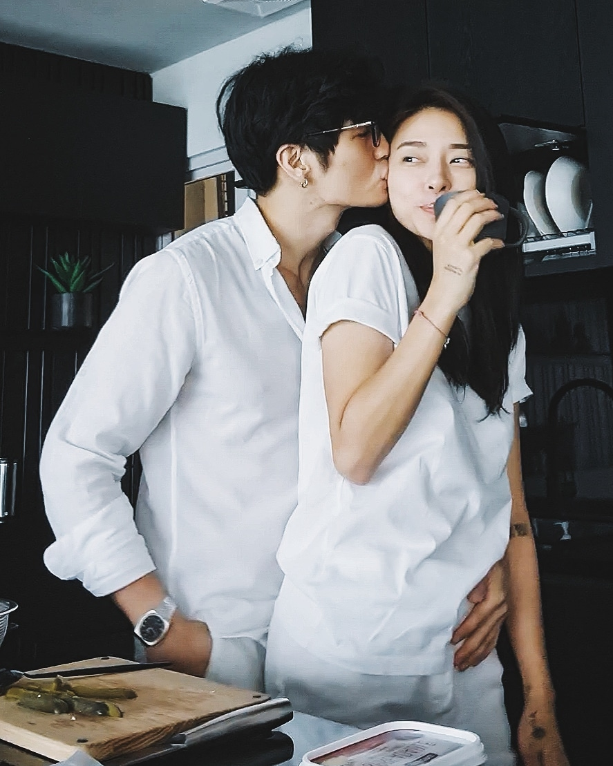 Nữ diễn viên lấy chồng kém 11 tuổi: Sở hữu loạt biệt thự, 46 tuổi sinh con đầu lòng, chồng chăm như em bé- Ảnh 1.