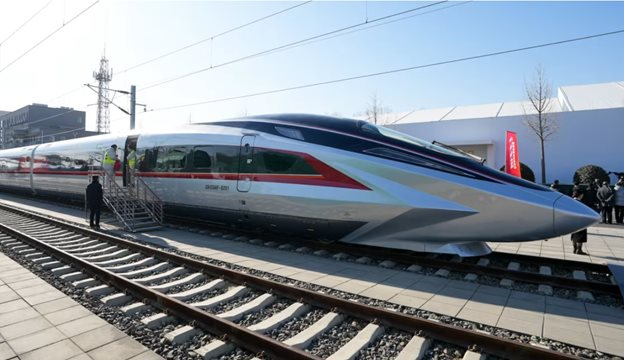 Thần tốc xây hơn 32.000 km đường sắt cao tốc trong 10 năm, gấp chục lần Shinkansen của Nhật Bản, Trung Quốc gánh khoản nợ cực 'khủng'- Ảnh 1.