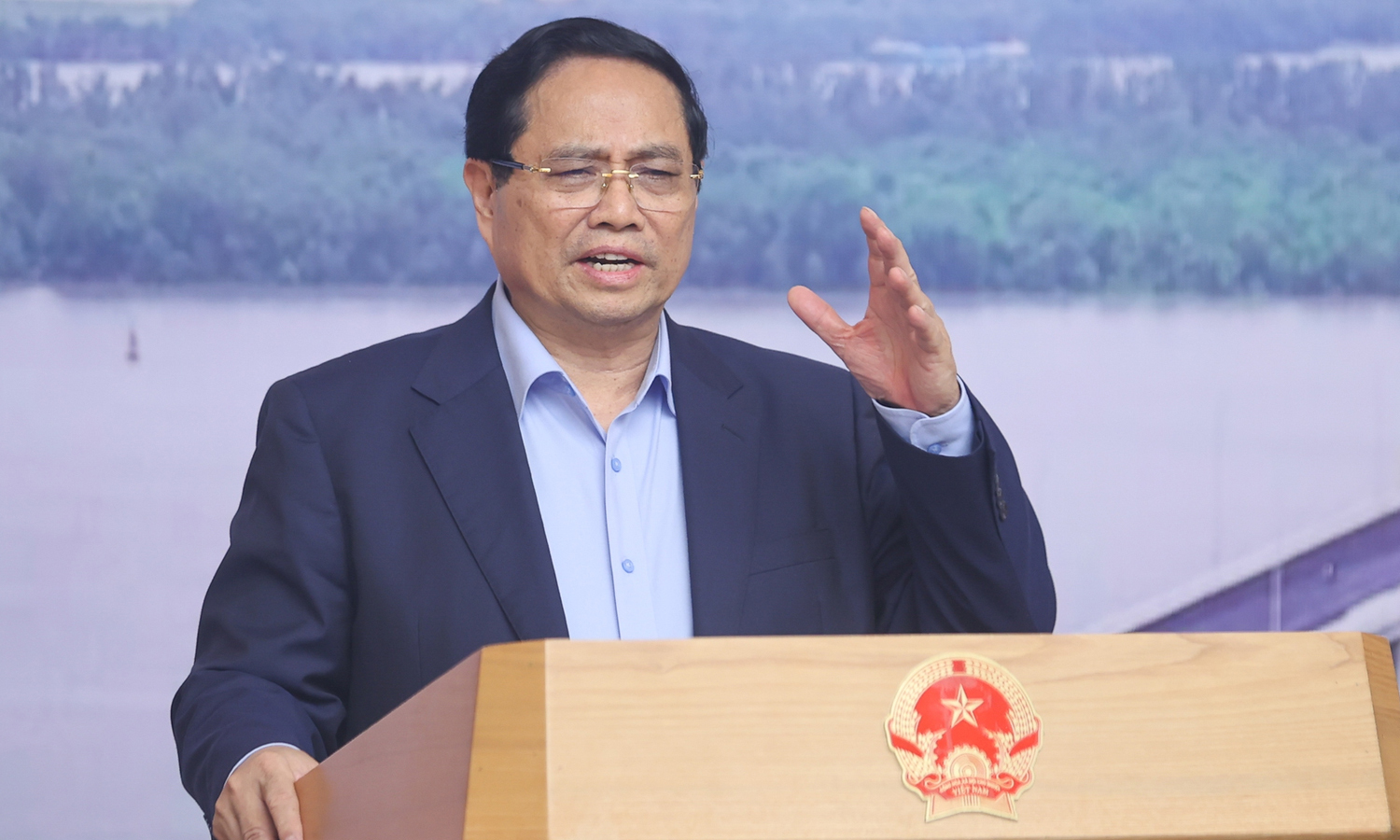 Thủ tướng: Tính phương án xây dựng cầu Sông Lô mới trong điều kiện khẩn cấp- Ảnh 1.