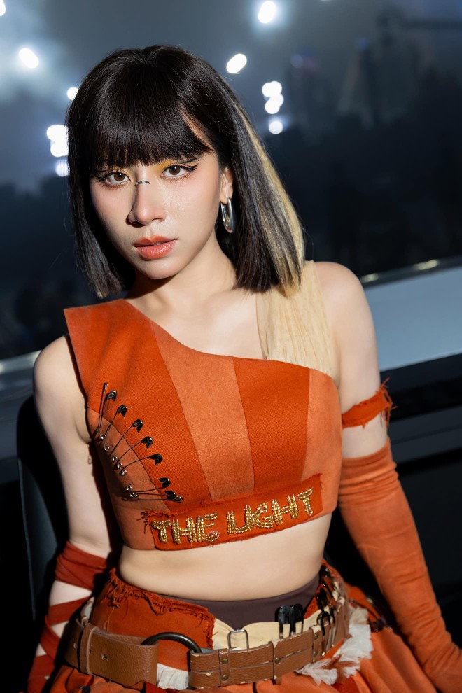 Nữ diễn viên Việt duy nhất mới đóng 3 phim đã chạm mốc 1.000 tỷ, chỉ cao mét rưỡi mà có tận 5,5 triệu fan- Ảnh 2. Nữ diễn viên Việt duy nhất mới đóng 3 phim đã chạm mốc 1.000 tỷ, chỉ cao mét rưỡi mà có tận 5,5 triệu fan- Ảnh 2.