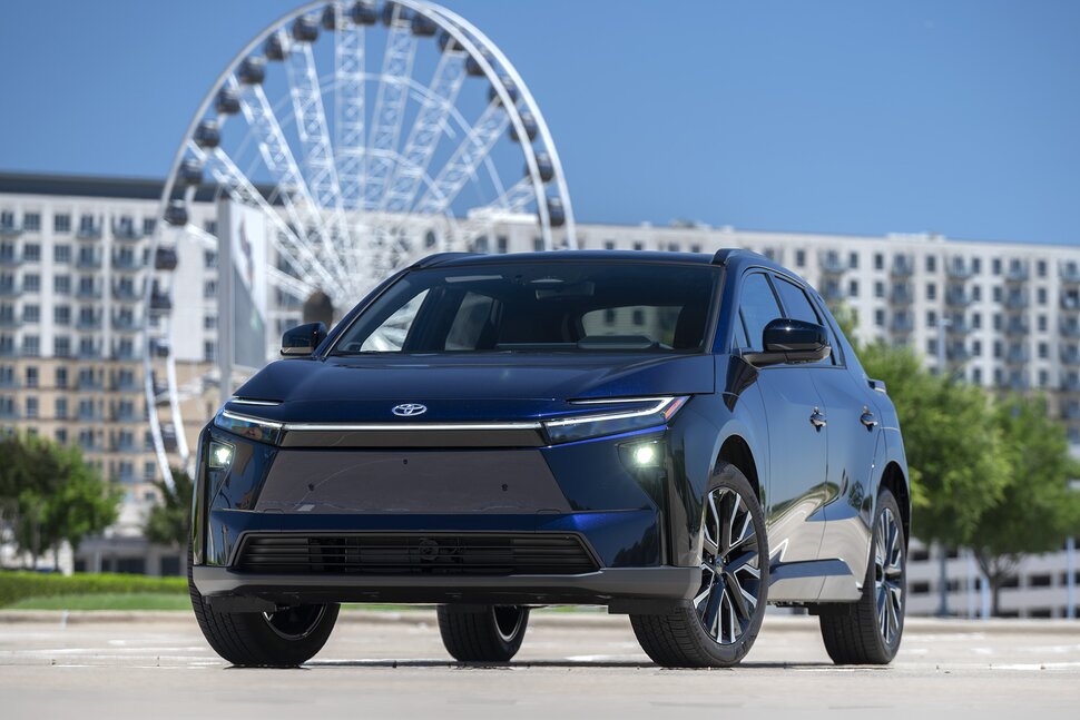 Toyota bZ4X 2026 bán thêm ở một thị trường gần Việt Nam: Giá quy đổi từ hơn 1,2 tỷ đồng, 2 bản, chạy 600km/sạc- Ảnh 9. Toyota bZ4X 2026 bán thêm ở một thị trường gần Việt Nam: Giá quy đổi từ hơn 1,2 tỷ đồng, 2 bản, chạy 600km/sạc- Ảnh 9.