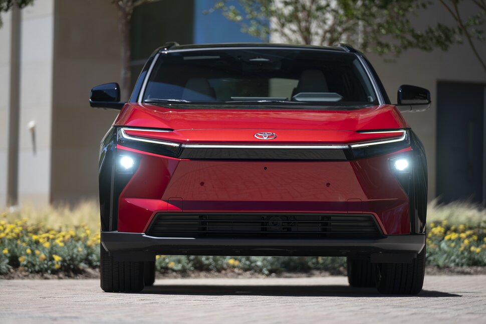 Toyota bZ4X 2026 bán thêm ở một thị trường gần Việt Nam: Giá quy đổi từ hơn 1,2 tỷ đồng, 2 bản, chạy 600km/sạc- Ảnh 12. Toyota bZ4X 2026 bán thêm ở một thị trường gần Việt Nam: Giá quy đổi từ hơn 1,2 tỷ đồng, 2 bản, chạy 600km/sạc- Ảnh 12.