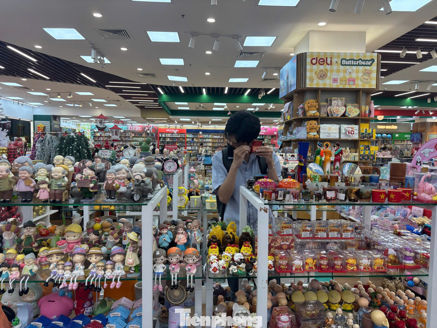 Đồ trang trí Noel xuống phố sớm, giá 'khá mềm' ngay từ đầu mùa- Ảnh 9.