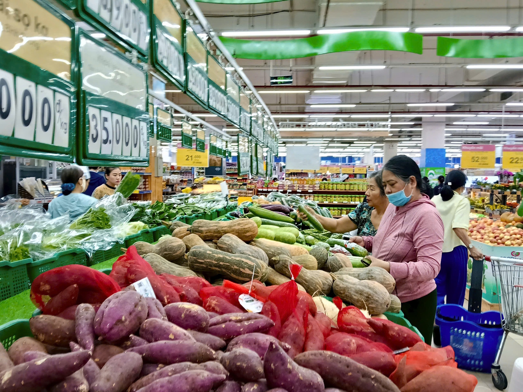 Rau xanh tại Đà Nẵng khan hiếm, giá tăng gấp 2–3 lần- Ảnh 5. Rau xanh tại Đà Nẵng khan hiếm, giá tăng gấp 2–3 lần- Ảnh 5.