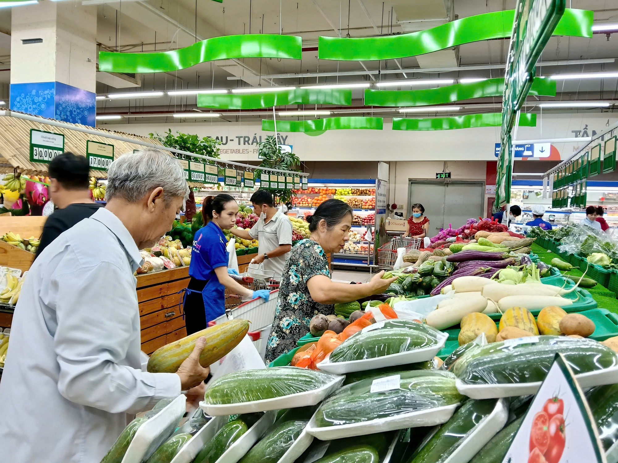 Rau xanh tại Đà Nẵng khan hiếm, giá tăng gấp 2–3 lần- Ảnh 6. Rau xanh tại Đà Nẵng khan hiếm, giá tăng gấp 2–3 lần- Ảnh 6.