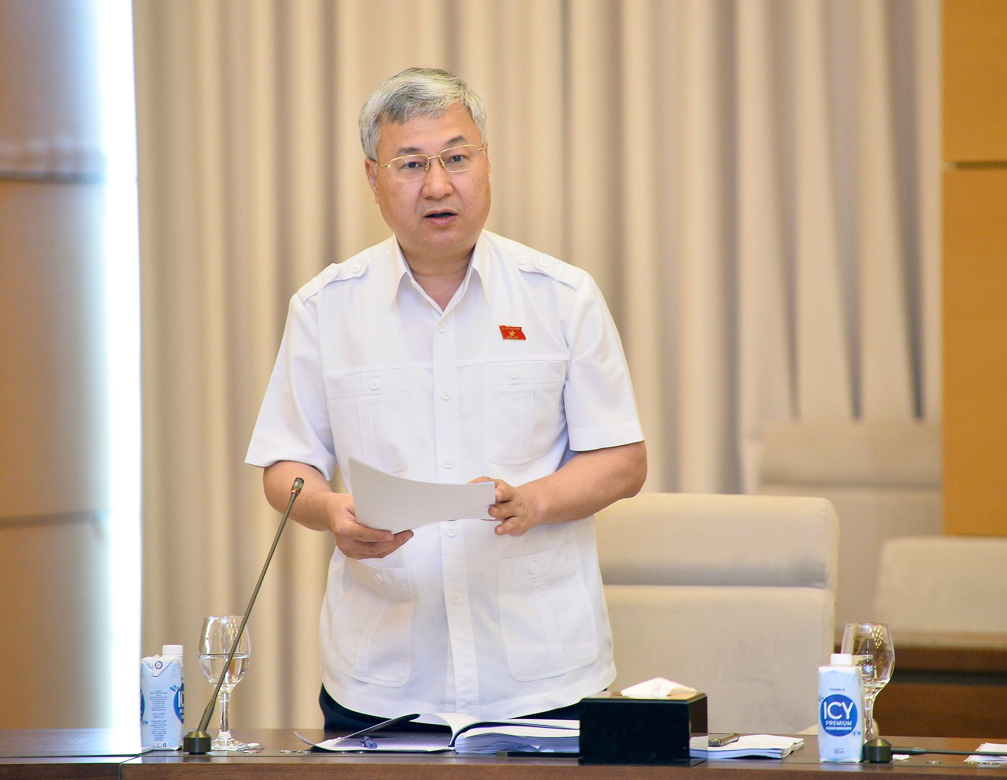 Đại biểu Quốc hội: Áp thuế 1-5% trên doanh thu là 'hết cả lãi' của hộ kinh doanh- Ảnh 1. Đại biểu Quốc hội: Áp thuế 1-5% trên doanh thu là 'hết cả lãi' của hộ kinh doanh- Ảnh 1.