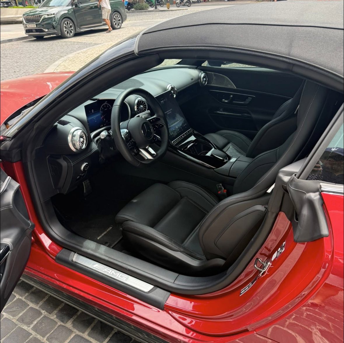 Rao Mercedes-AMG SL 43 ‘siêu lướt’ giá 5,9 tỷ đồng, người bán cho biết ra biển hết 7,2 tỷ, mới lăn bánh hơn 500km- Ảnh 3. Rao Mercedes-AMG SL 43 ‘siêu lướt’ giá 5,9 tỷ đồng, người bán cho biết ra biển hết 7,2 tỷ, mới lăn bánh hơn 500km- Ảnh 3.