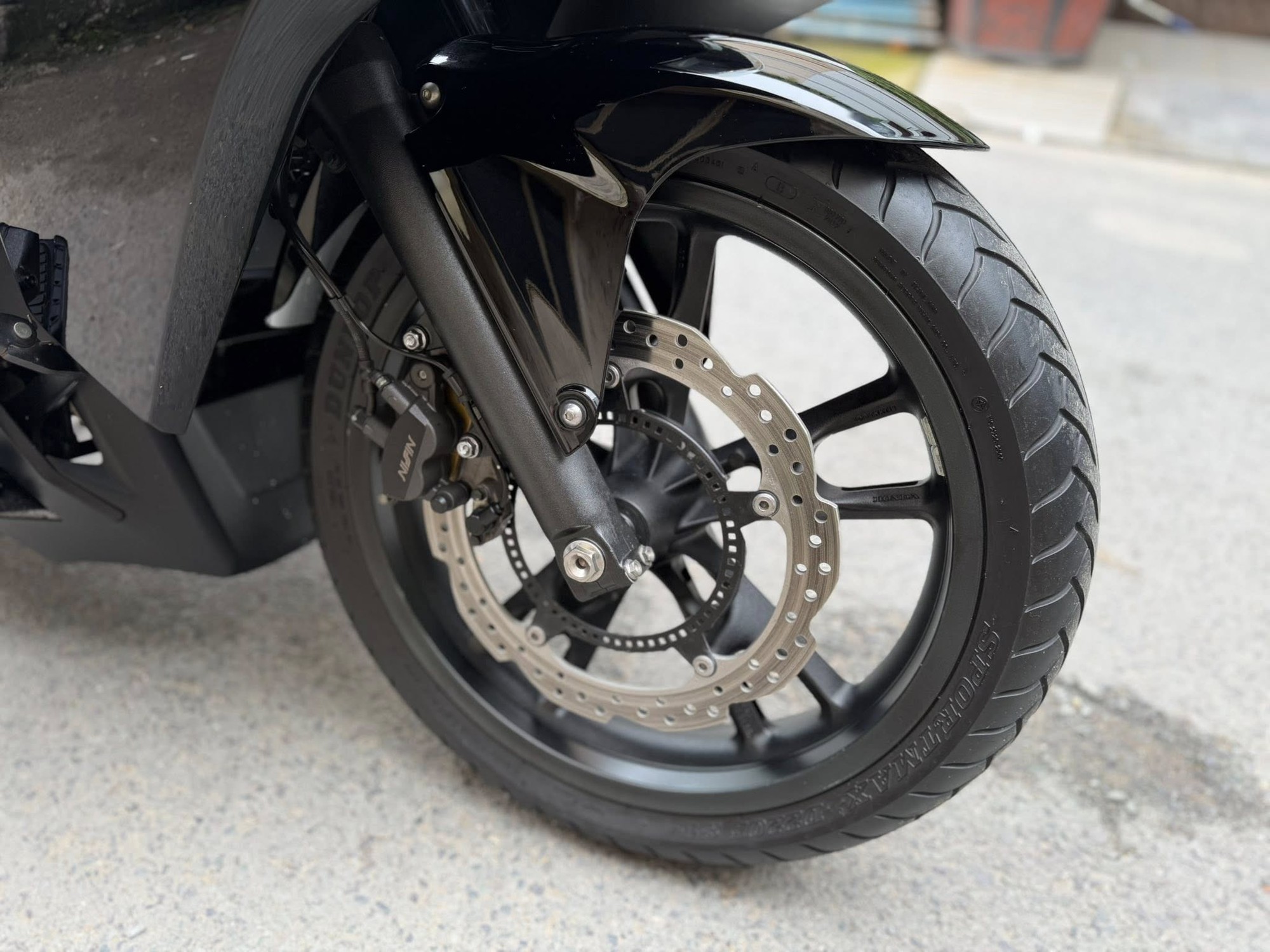 Xe tay ga 'phi thuyền' của Honda đang được rao bán ở Việt Nam, dùng chung một thứ với xe dẫn đoàn CSGT- Ảnh 15. Xe tay ga 'phi thuyền' của Honda đang được rao bán ở Việt Nam, dùng chung một thứ với xe dẫn đoàn CSGT- Ảnh 15.