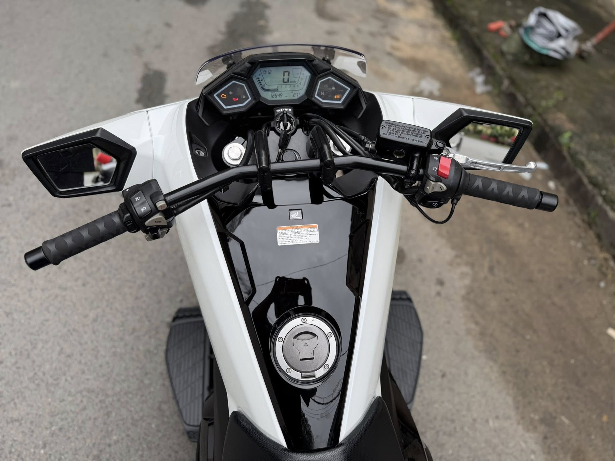 Xe tay ga 'phi thuyền' của Honda đang được rao bán ở Việt Nam, dùng chung một thứ với xe dẫn đoàn CSGT- Ảnh 13. Xe tay ga 'phi thuyền' của Honda đang được rao bán ở Việt Nam, dùng chung một thứ với xe dẫn đoàn CSGT- Ảnh 13.