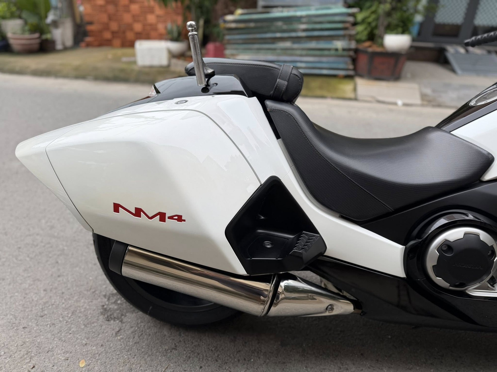 Xe tay ga 'phi thuyền' của Honda đang được rao bán ở Việt Nam, dùng chung một thứ với xe dẫn đoàn CSGT- Ảnh 8. Xe tay ga 'phi thuyền' của Honda đang được rao bán ở Việt Nam, dùng chung một thứ với xe dẫn đoàn CSGT- Ảnh 8.