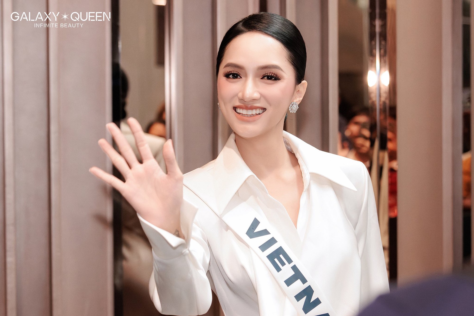 Hương Giang "biến hình" gây sốc tại Miss Universe khiến truyền thông quốc tế hú hét- Ảnh 4. Hương Giang "biến hình" gây sốc tại Miss Universe khiến truyền thông quốc tế hú hét- Ảnh 4.