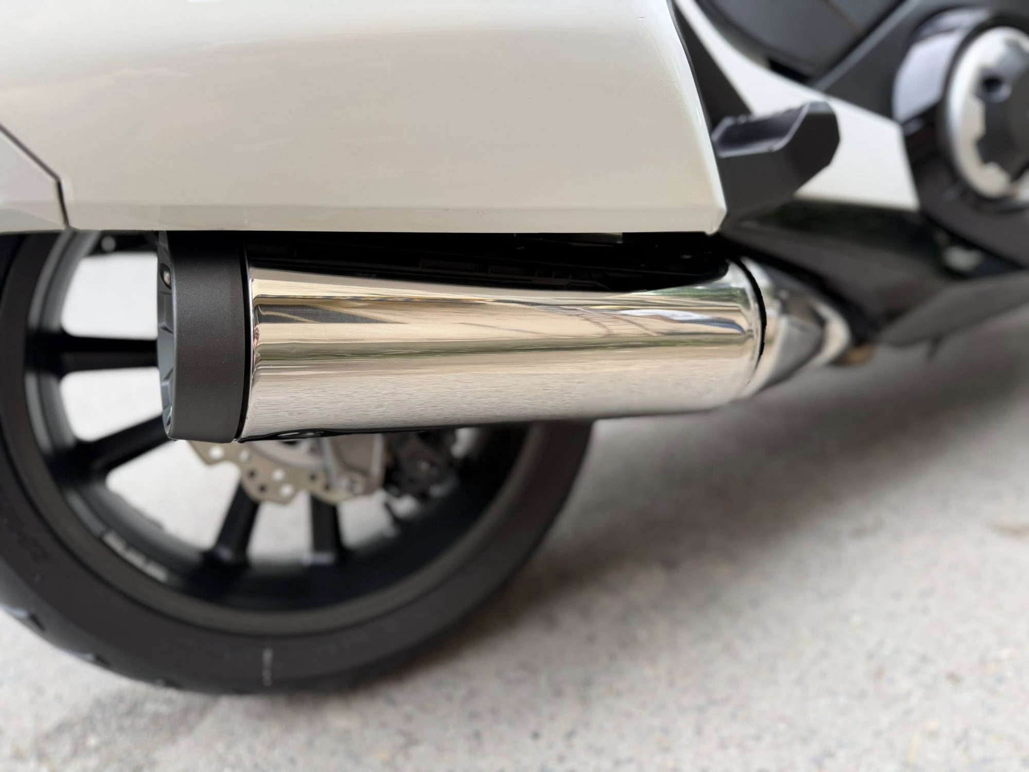 Xe tay ga 'phi thuyền' của Honda đang được rao bán ở Việt Nam, dùng chung một thứ với xe dẫn đoàn CSGT- Ảnh 17. Xe tay ga 'phi thuyền' của Honda đang được rao bán ở Việt Nam, dùng chung một thứ với xe dẫn đoàn CSGT- Ảnh 17.