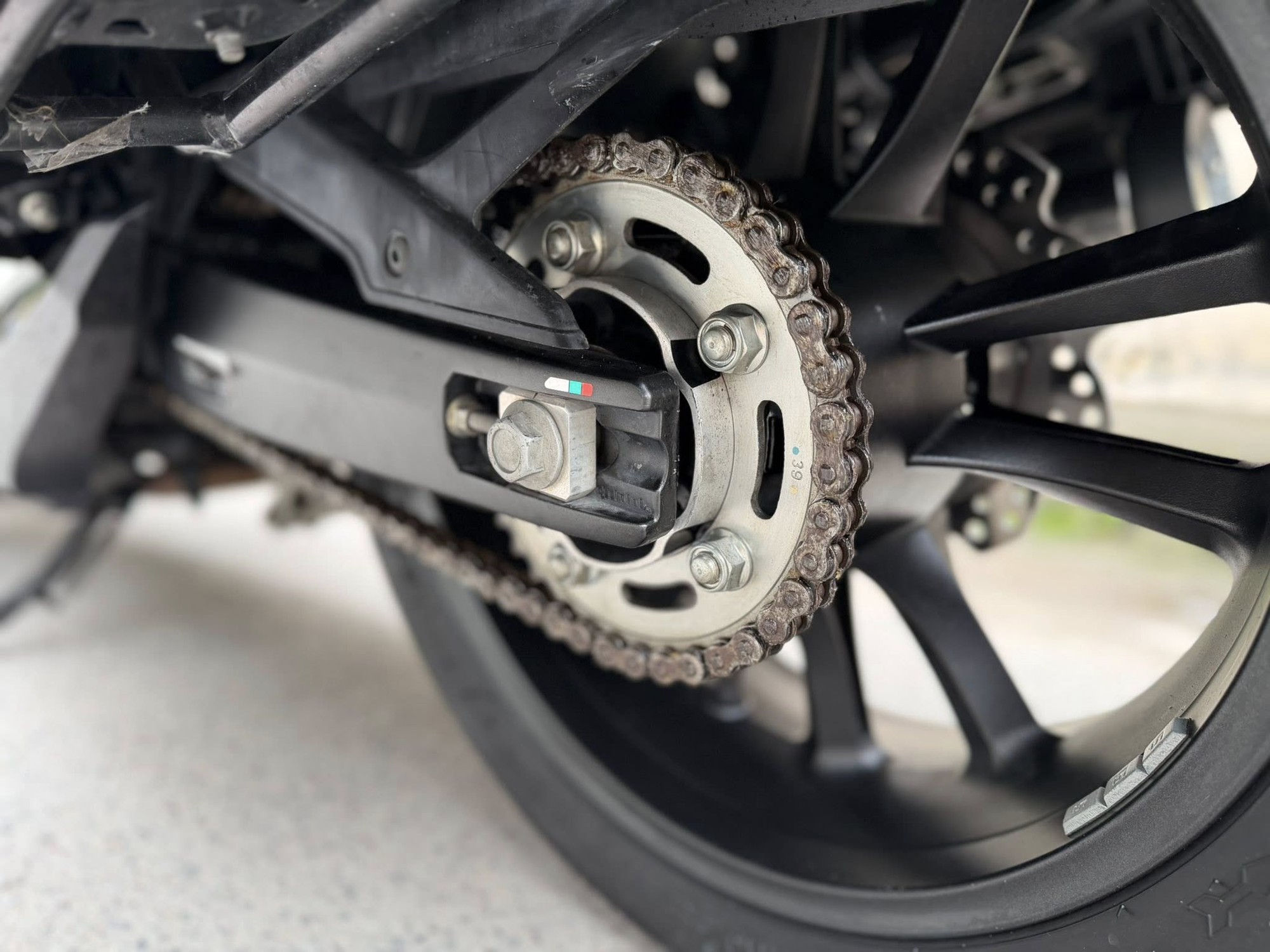 Xe tay ga 'phi thuyền' của Honda đang được rao bán ở Việt Nam, dùng chung một thứ với xe dẫn đoàn CSGT- Ảnh 18. Xe tay ga 'phi thuyền' của Honda đang được rao bán ở Việt Nam, dùng chung một thứ với xe dẫn đoàn CSGT- Ảnh 18.