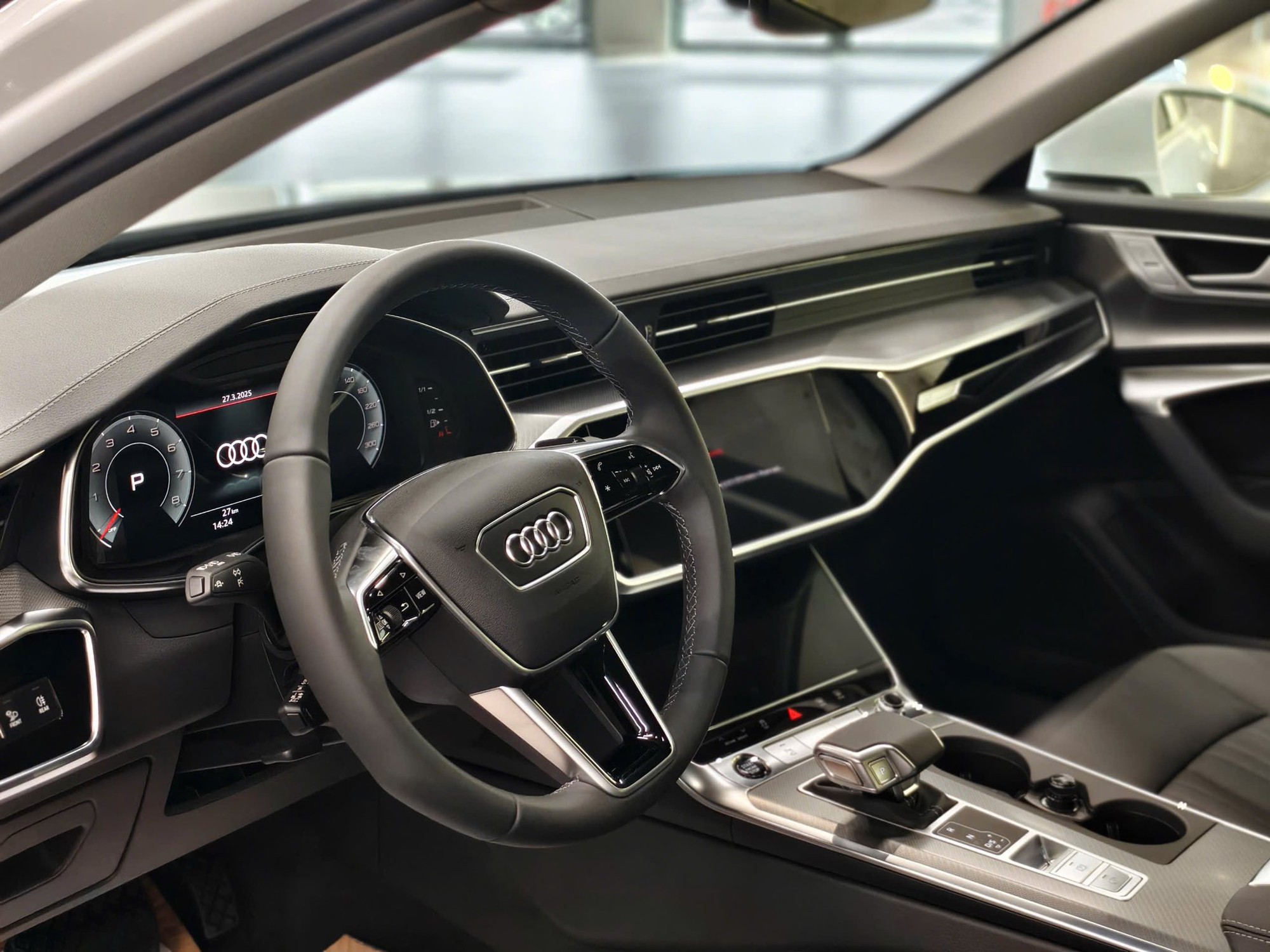 Loạt xe Audi giảm giá mạnh cuối năm tại Việt Nam: Giảm nhiều nhất gần 380 triệu đồng, phần lớn là SUV, đáp trả BMW, Mercedes- Ảnh 3. Loạt xe Audi giảm giá mạnh cuối năm tại Việt Nam: Giảm nhiều nhất gần 380 triệu đồng, phần lớn là SUV, đáp trả BMW, Mercedes- Ảnh 3.