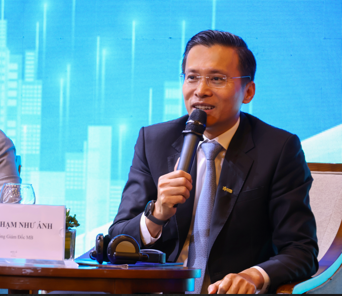 Thấy gì từ việc ngân hàng ồ ạt tăng lãi suất huy động?- Ảnh 1.