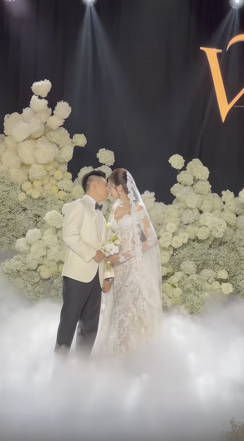 Dàn sao đổ bộ đám cưới Đỗ Hà: Đỗ Mỹ Linh đơn giản mà sang hết nấc, Lương Thuỳ Linh và dàn Hoa - Á hậu đọ sắc tưng bừng- Ảnh 1. Dàn sao đổ bộ đám cưới Đỗ Hà: Đỗ Mỹ Linh đơn giản mà sang hết nấc, Lương Thuỳ Linh và dàn Hoa - Á hậu đọ sắc tưng bừng- Ảnh 1.