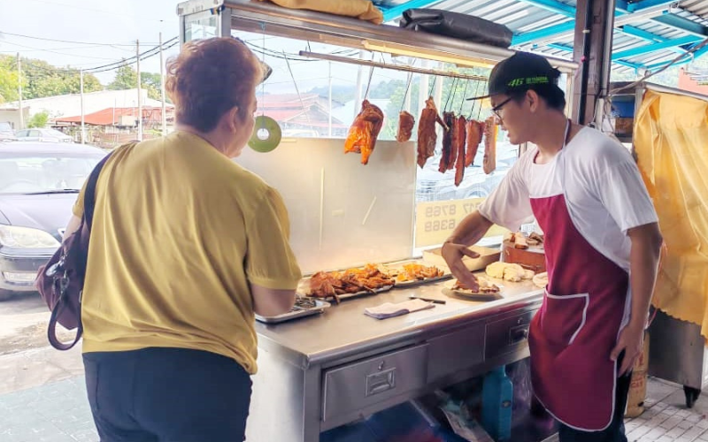 Bán nhà được 3 tỷ về quê mở nhà hàng, người đàn ông ôm mặt khóc: “Tôi đã tự hại mình rồi”- Ảnh 2. Bán nhà được 3 tỷ về quê mở nhà hàng, người đàn ông ôm mặt khóc: “Tôi đã tự hại mình rồi”- Ảnh 2.