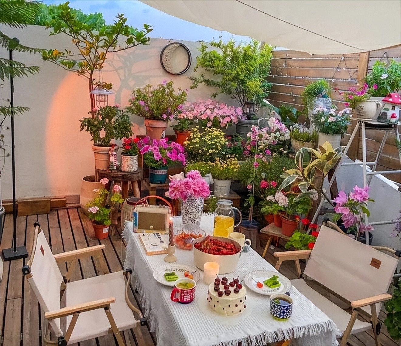 Mua nhà có sân thượng, tôi tưởng sẽ sống như quý cô - ai ngờ chỉ toàn dọn dẹp, tưới cây và lau bụi- Ảnh 4. Mua nhà có sân thượng, tôi tưởng sẽ sống như quý cô - ai ngờ chỉ toàn dọn dẹp, tưới cây và lau bụi- Ảnh 4.