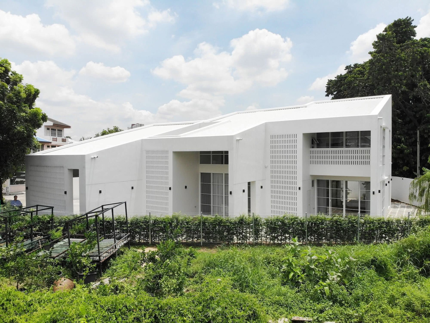 Giải pháp 'xoay nghiêng' nhà giúp không gian luôn thoáng mát- Ảnh 1.