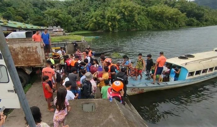 Bão Fung Wong tăng cấp thần tốc thành siêu bão, Philippines xả nước hàng loạt đập quan trọng- Ảnh 1.