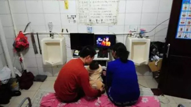 Bán nhà được 3 tỷ về quê mở nhà hàng, người đàn ông ôm mặt khóc: “Tôi đã tự hại mình rồi”- Ảnh 1. Bán nhà được 3 tỷ về quê mở nhà hàng, người đàn ông ôm mặt khóc: “Tôi đã tự hại mình rồi”- Ảnh 1.