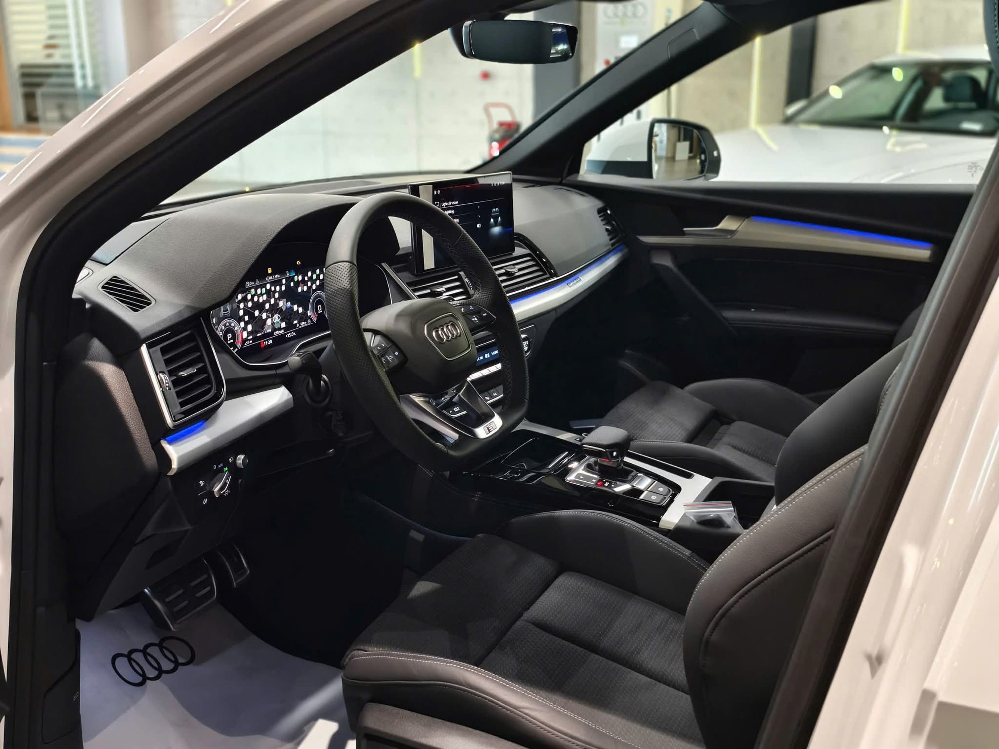 Loạt xe Audi giảm giá mạnh cuối năm tại Việt Nam: Giảm nhiều nhất gần 380 triệu đồng, phần lớn là SUV, đáp trả BMW, Mercedes- Ảnh 6. Loạt xe Audi giảm giá mạnh cuối năm tại Việt Nam: Giảm nhiều nhất gần 380 triệu đồng, phần lớn là SUV, đáp trả BMW, Mercedes- Ảnh 6.