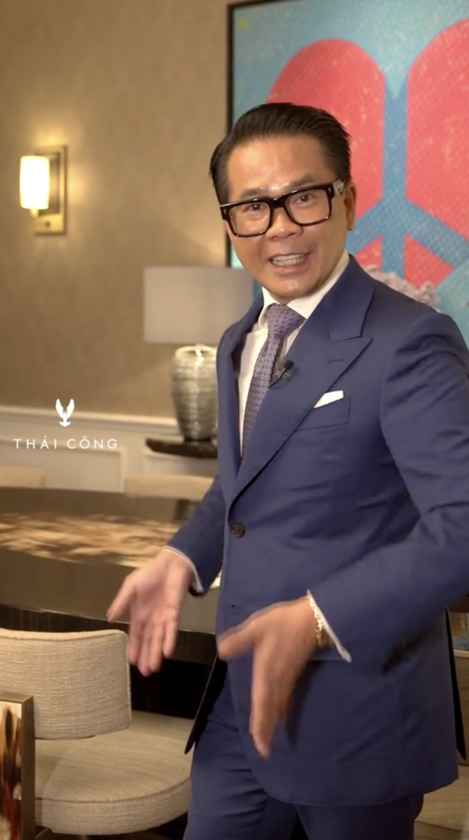 Loạt nhận xét thẳng đến mất lòng của Thái Công về đồ hiệu: Khách của tôi là rồng phụng, có gà nào xách Hermès 100.000$?- Ảnh 3. Loạt nhận xét thẳng đến mất lòng của Thái Công về đồ hiệu: Khách của tôi là rồng phụng, có gà nào xách Hermès 100.000$?- Ảnh 3.