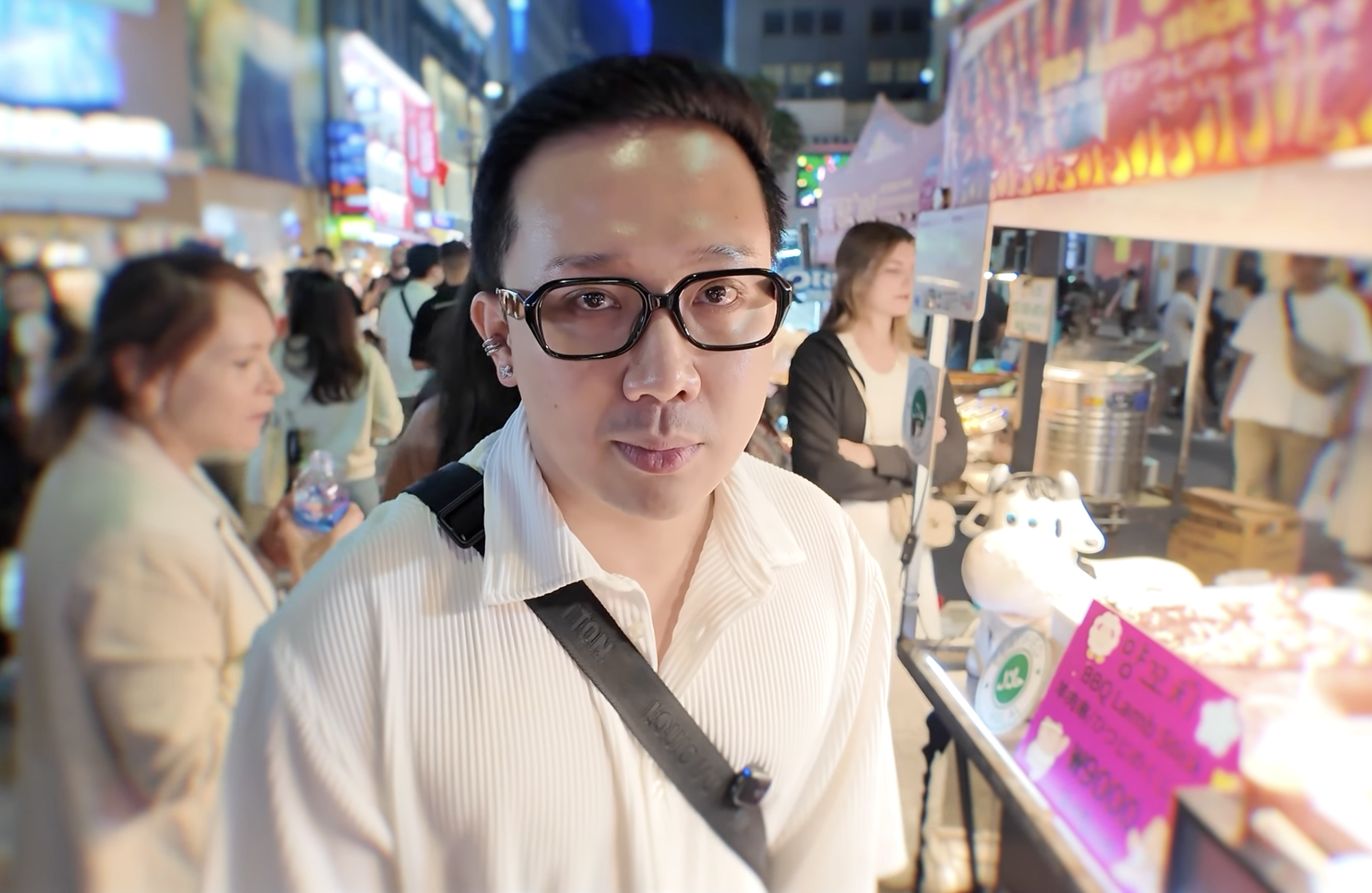 Trấn Thành “ấm ức” vì chợ quê Hari Won- Ảnh 9. Trấn Thành “ấm ức” vì chợ quê Hari Won- Ảnh 9.